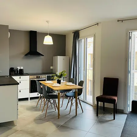 Old Center Charming Brand New Apartment